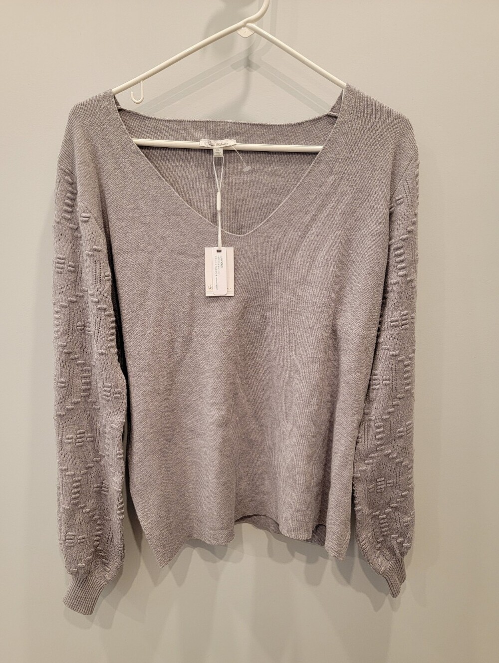 NWT Milano Gray V-Neck Knit Pullover Size XL